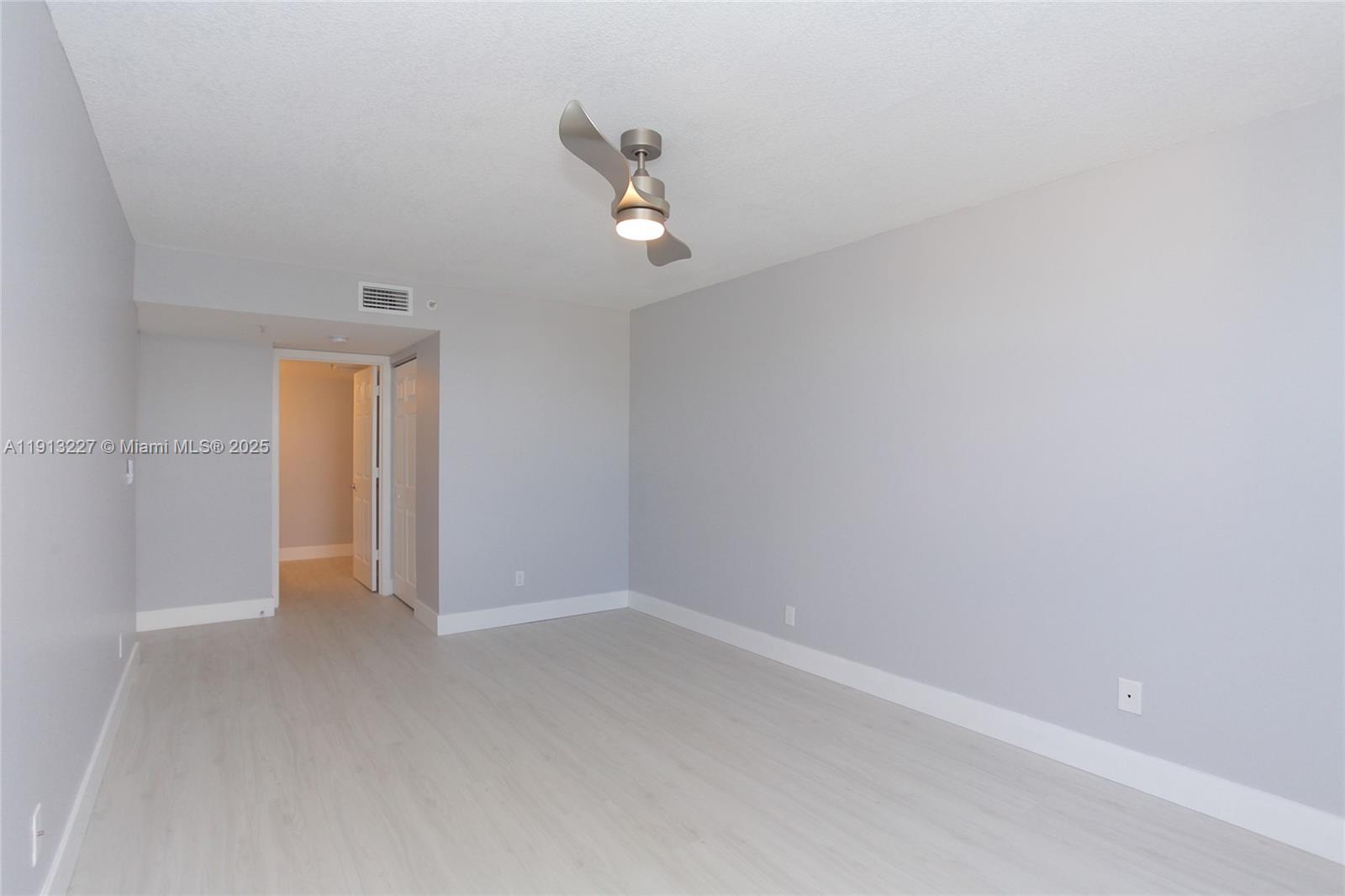 1350 SE 3rd Ave # 404