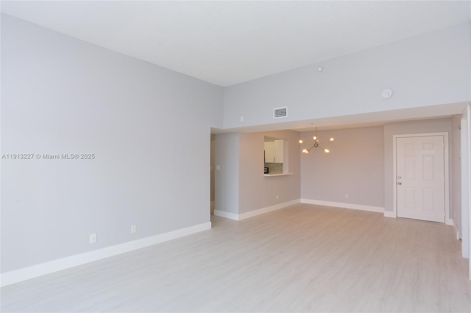1350 SE 3rd Ave # 404