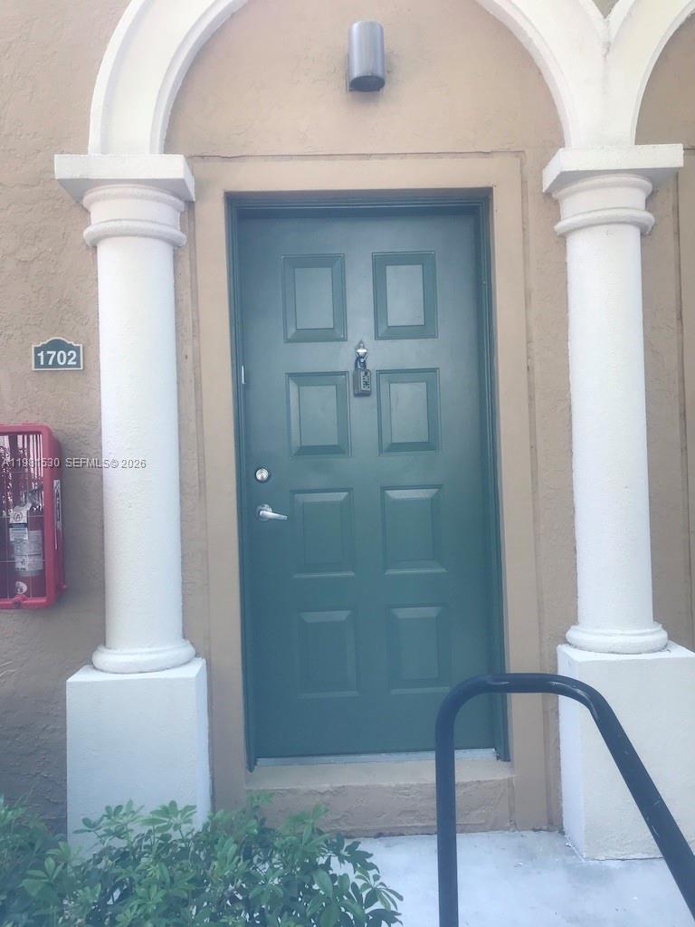 2991 NE 185th St # 1702