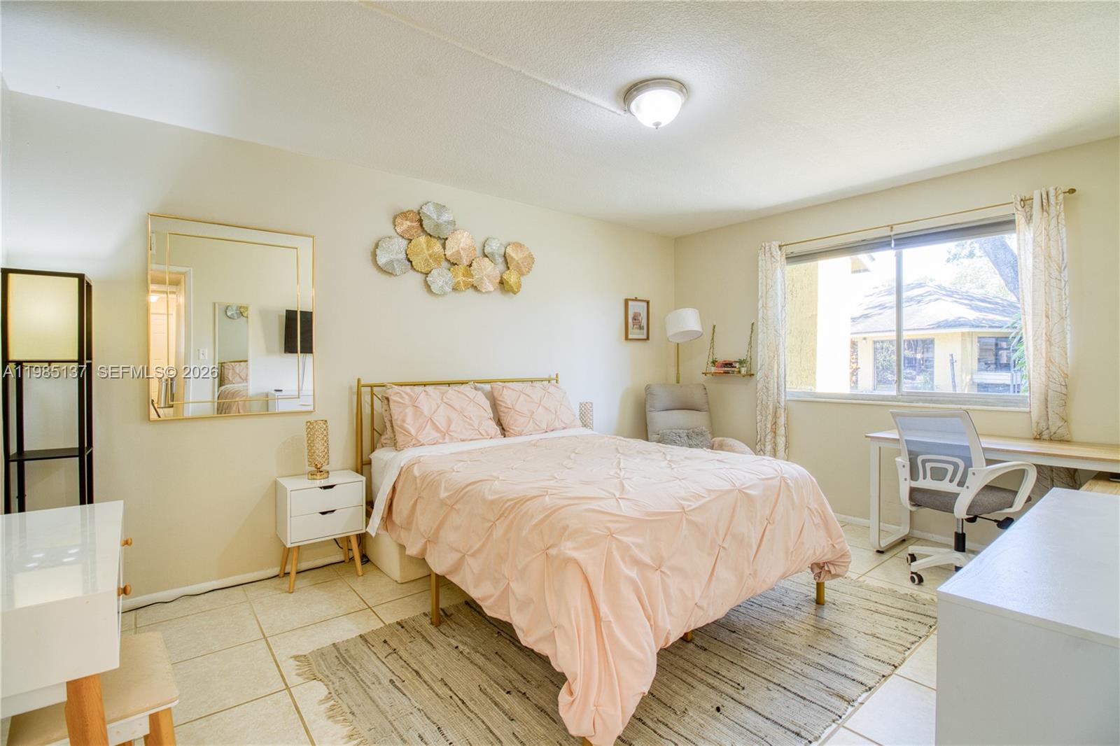 3095 N Oakland Forest Dr # 104