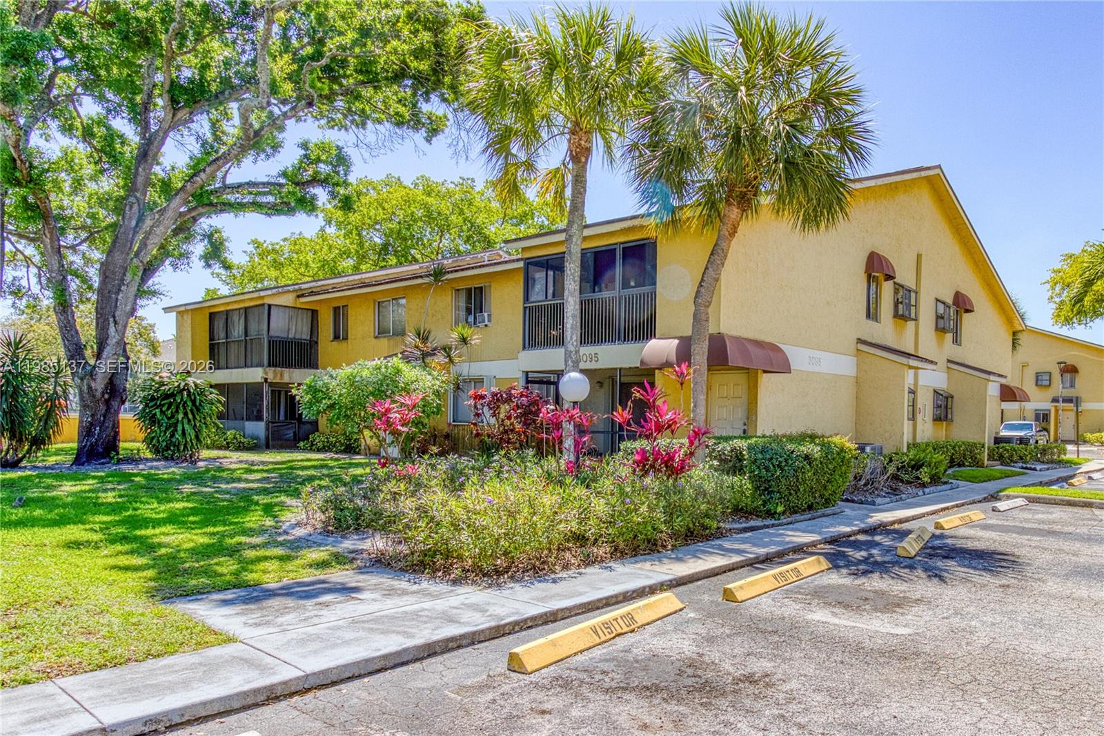 3095 N Oakland Forest Dr # 104