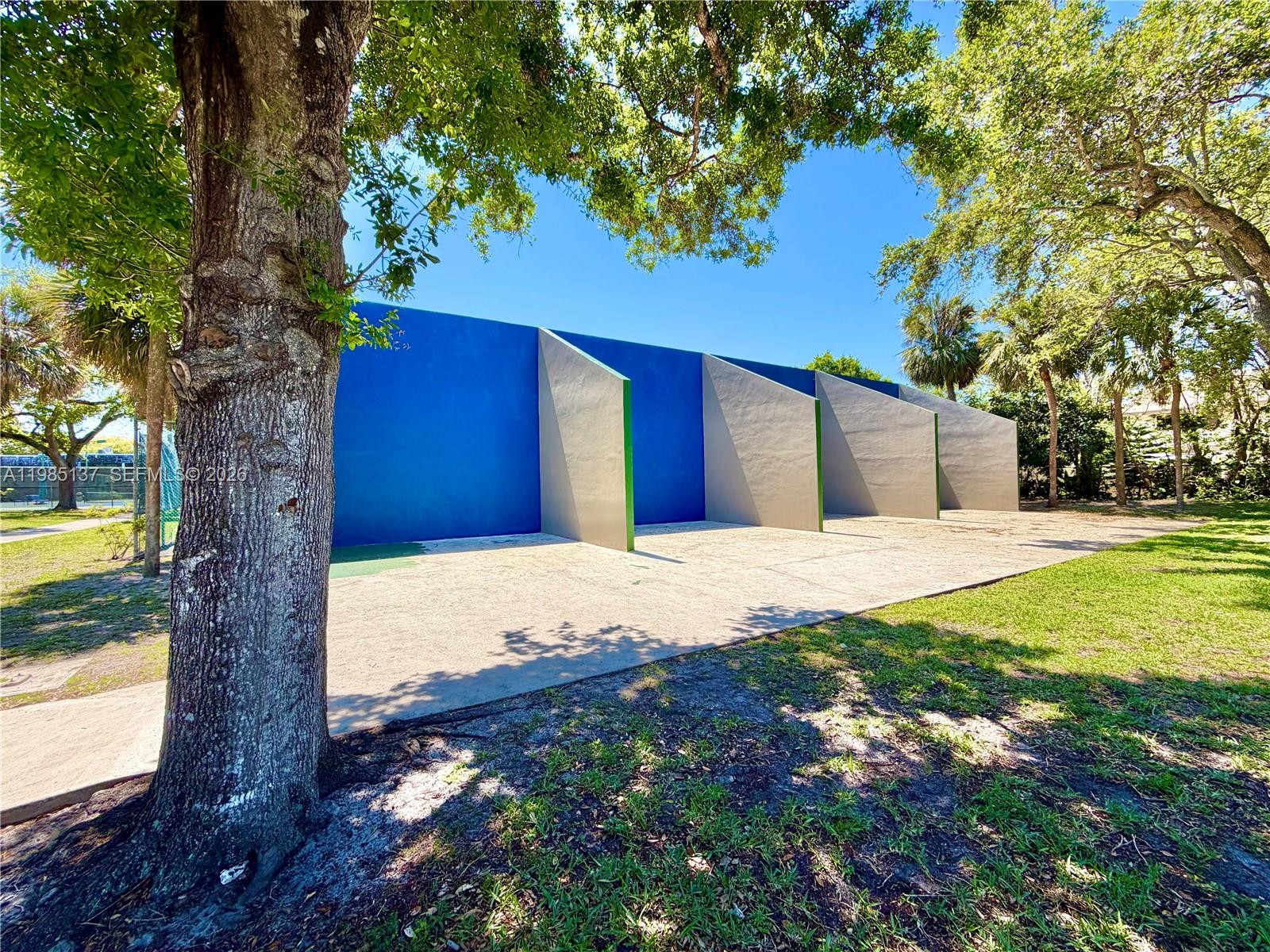 3095 N Oakland Forest Dr # 104