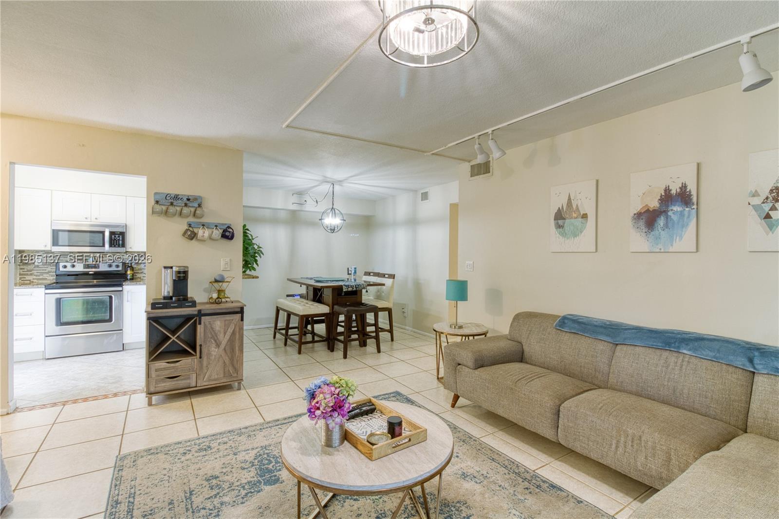 3095 N Oakland Forest Dr # 104