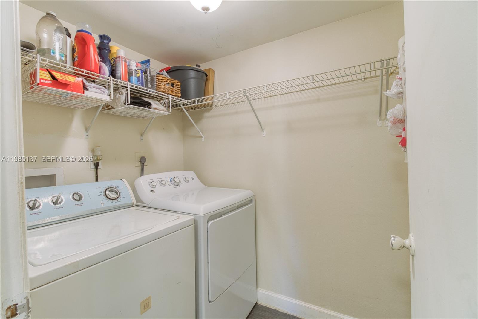 3095 N Oakland Forest Dr # 104