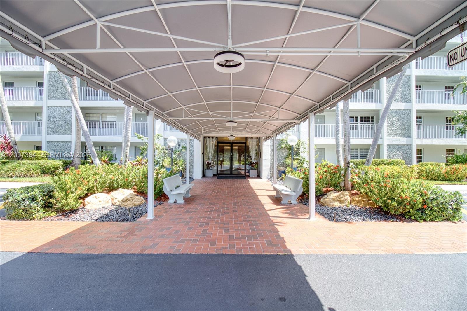 4015 W Palm Aire Dr # 506