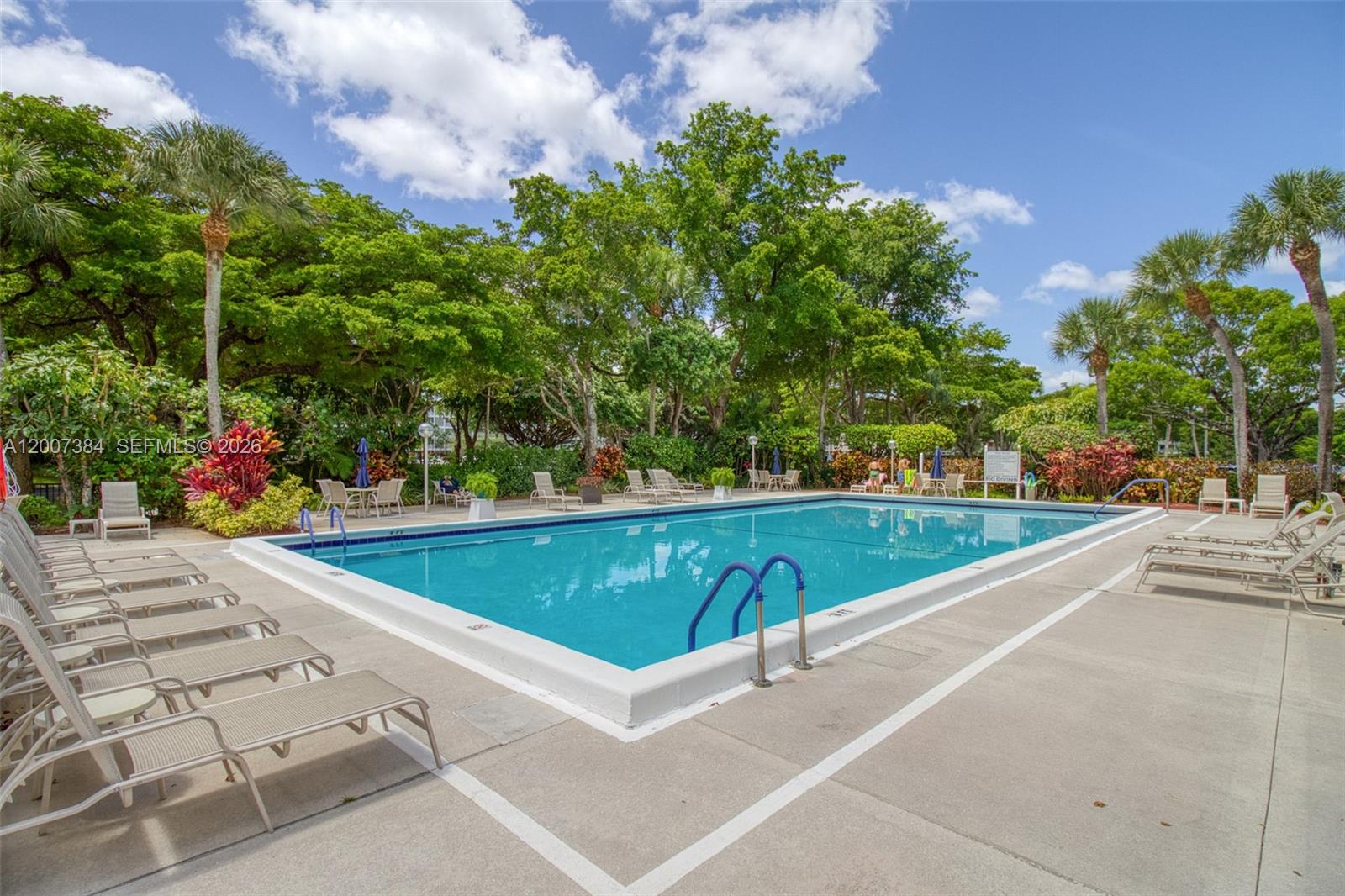 4015 W Palm Aire Dr # 506