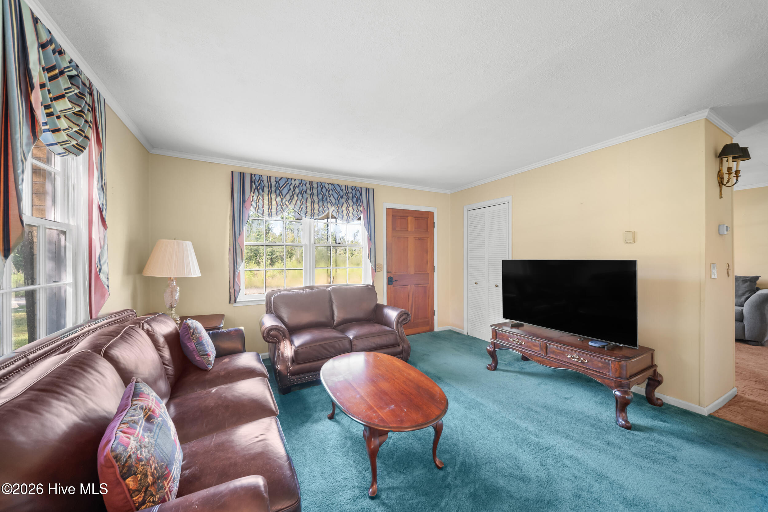 4960 Woodland Way