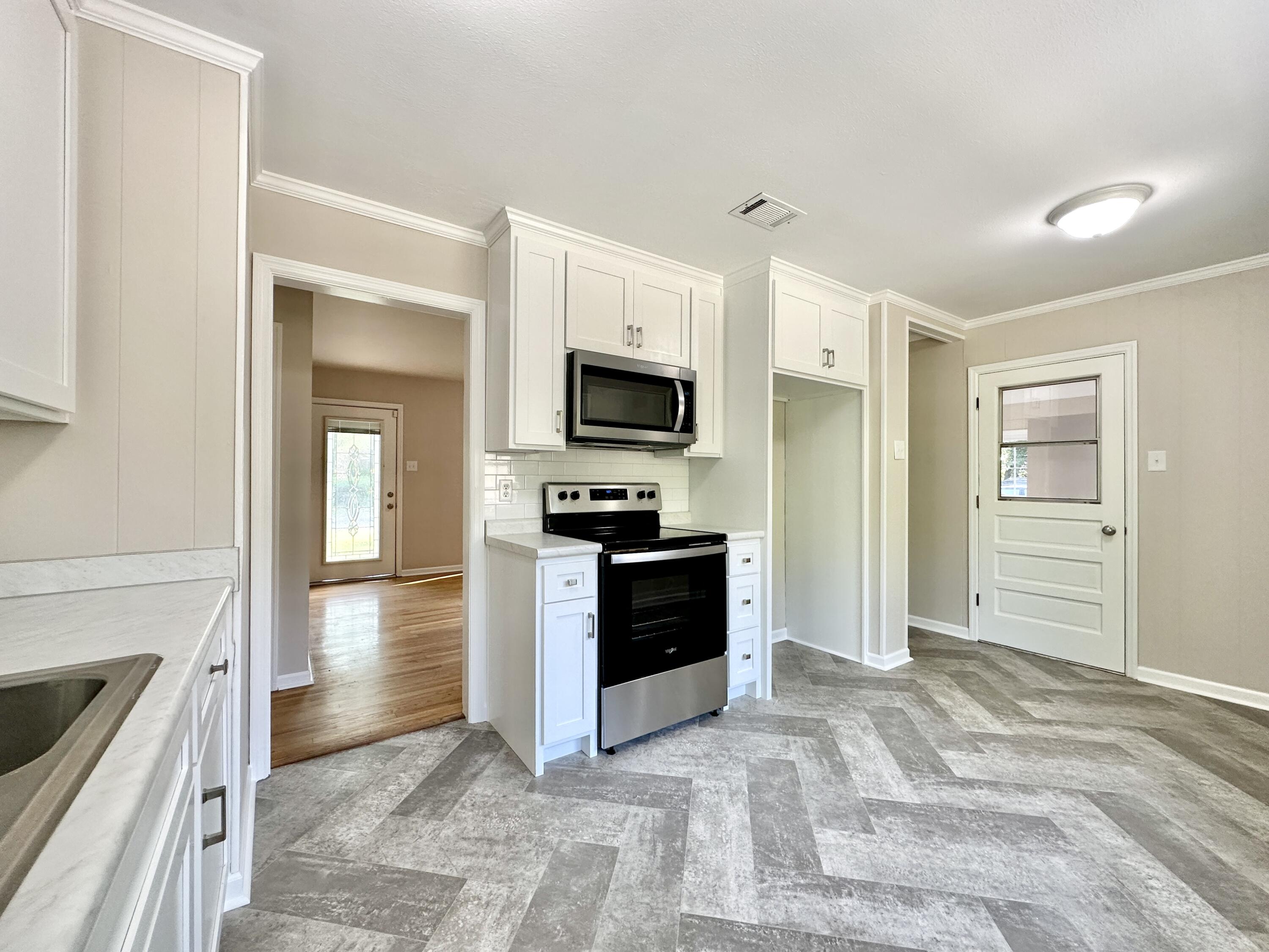 1138 HERMAN LODGE Boulevard