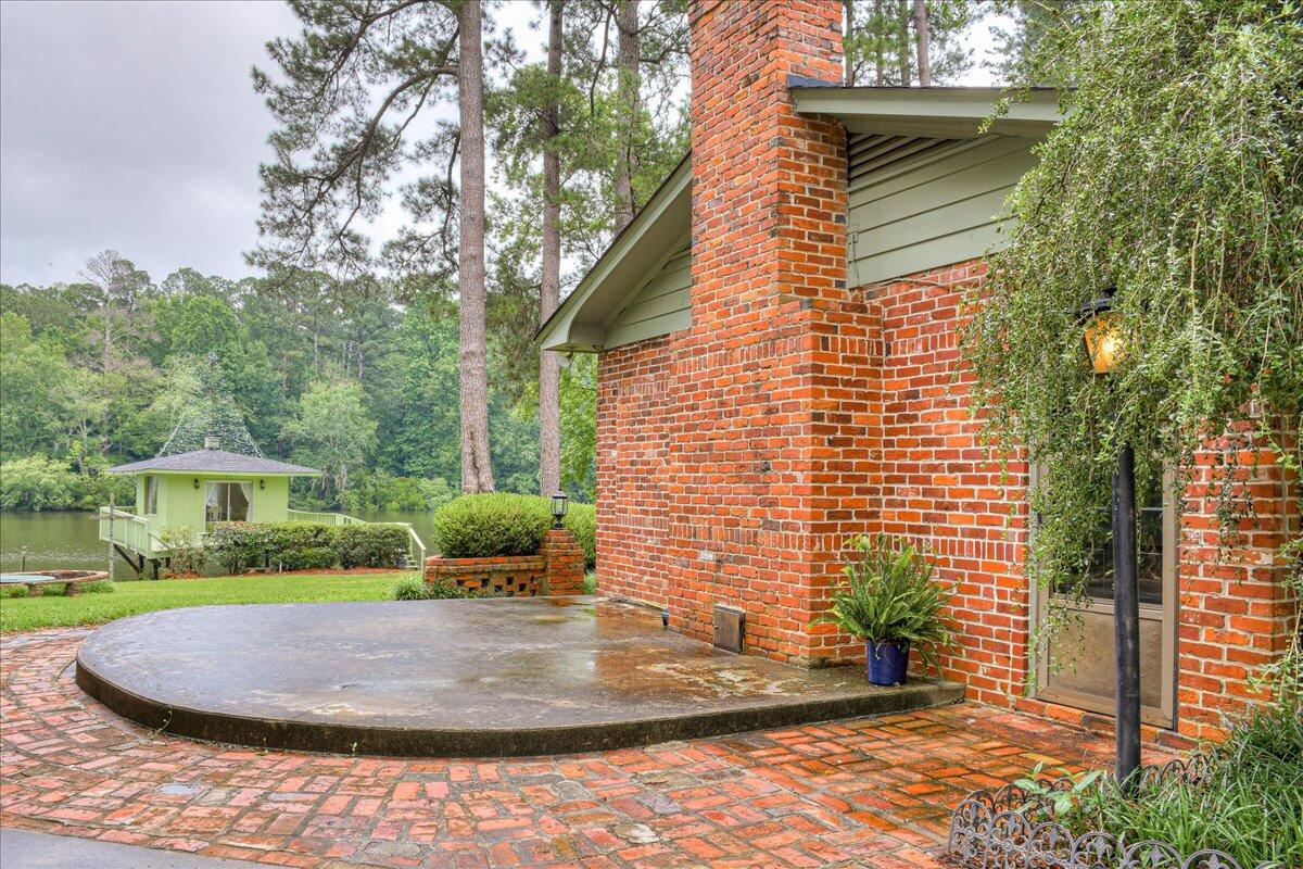 114 LAKE BLUFF Drive