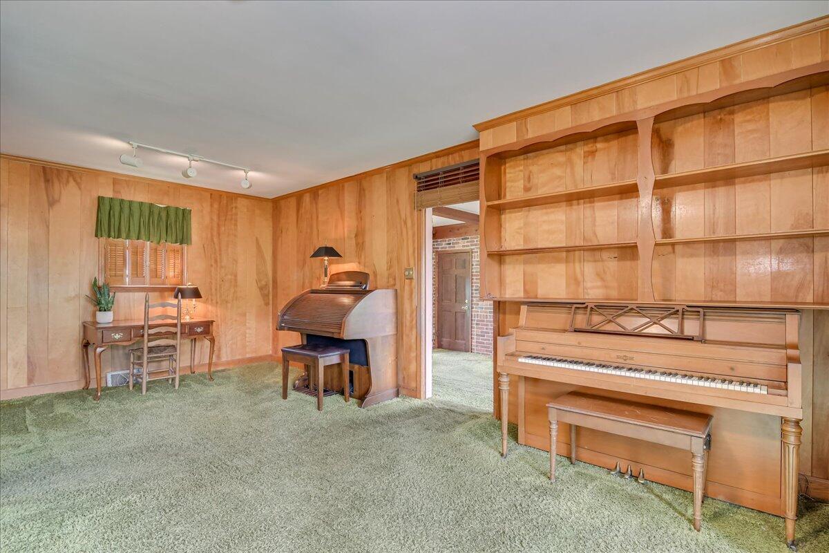 114 LAKE BLUFF Drive