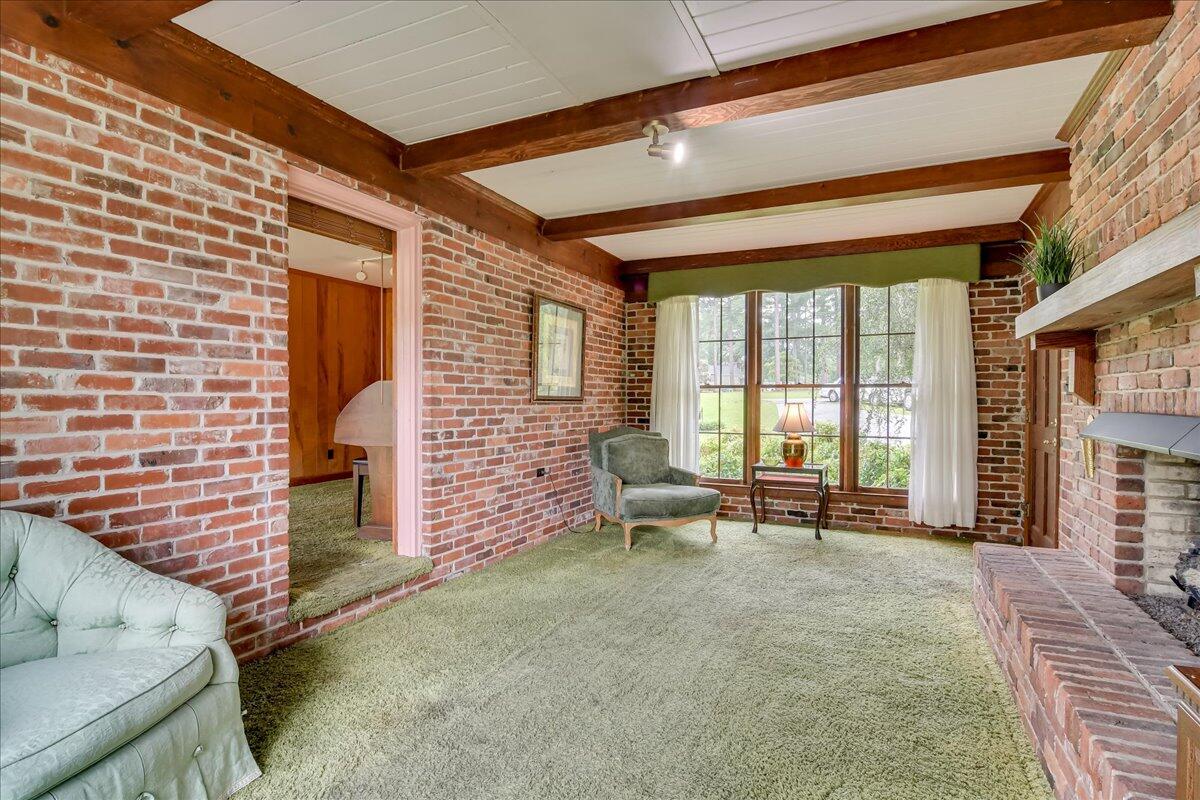 114 LAKE BLUFF Drive