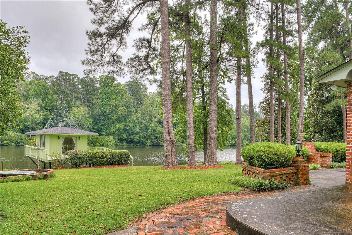 114 LAKE BLUFF Drive