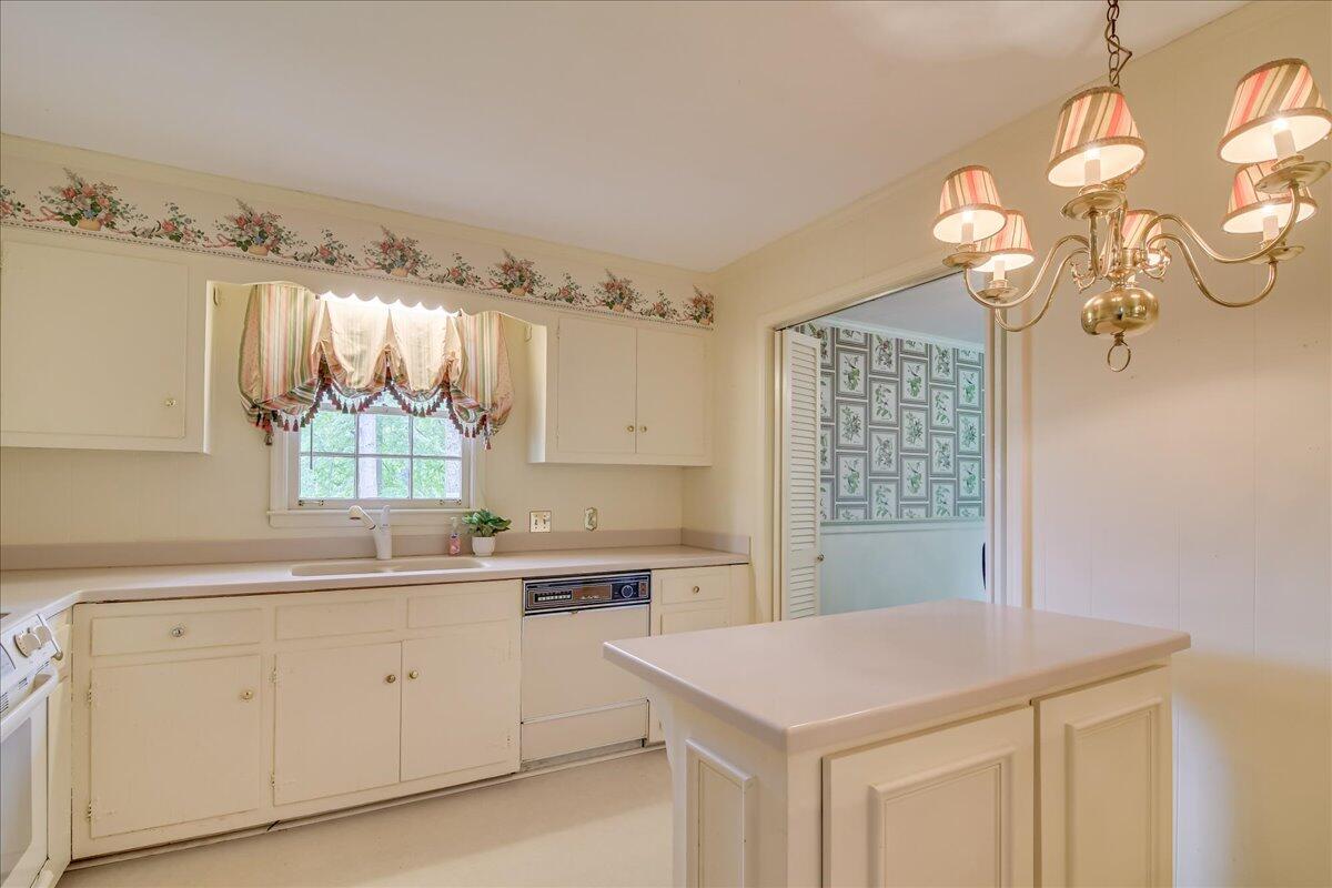 114 LAKE BLUFF Drive