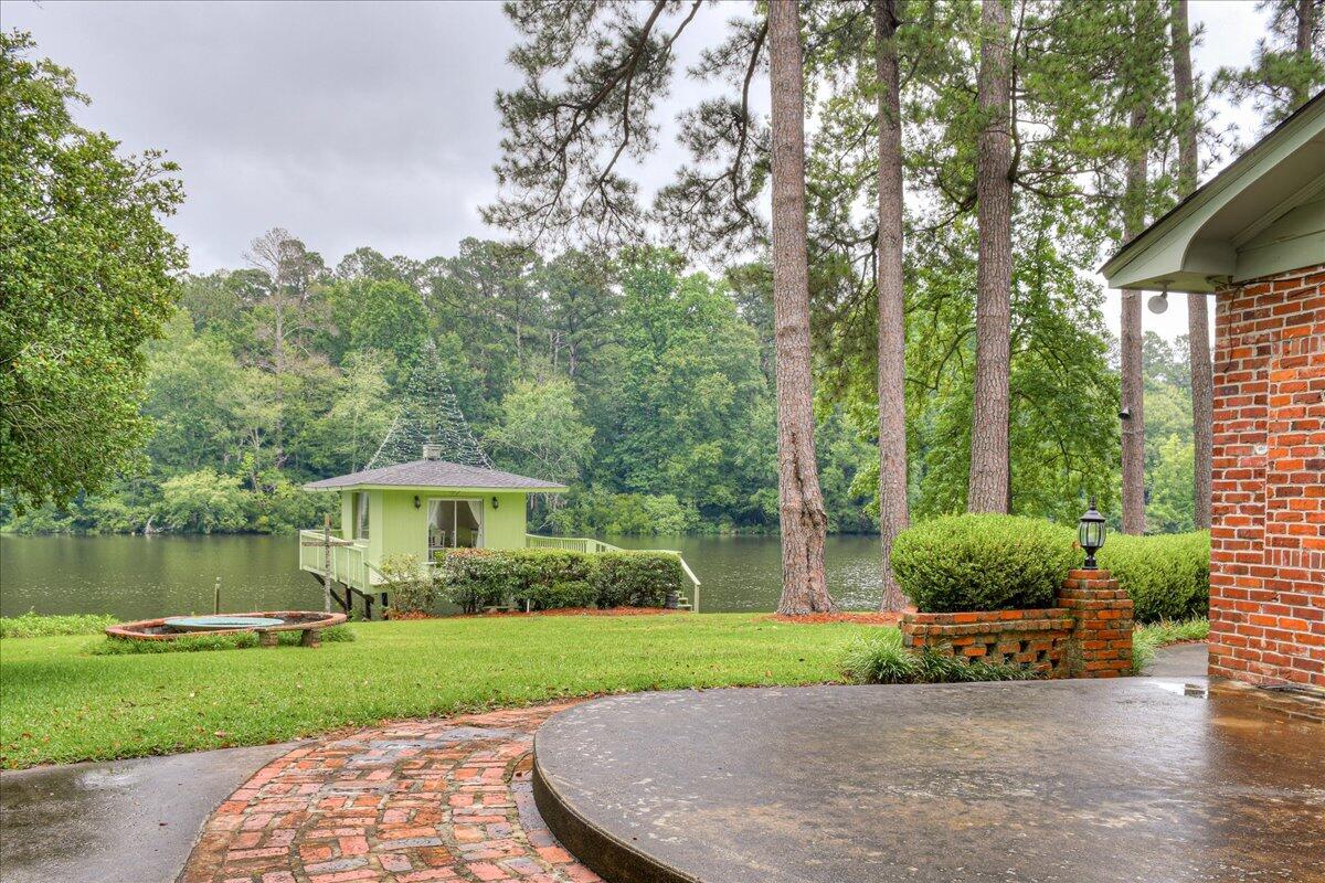 114 LAKE BLUFF Drive