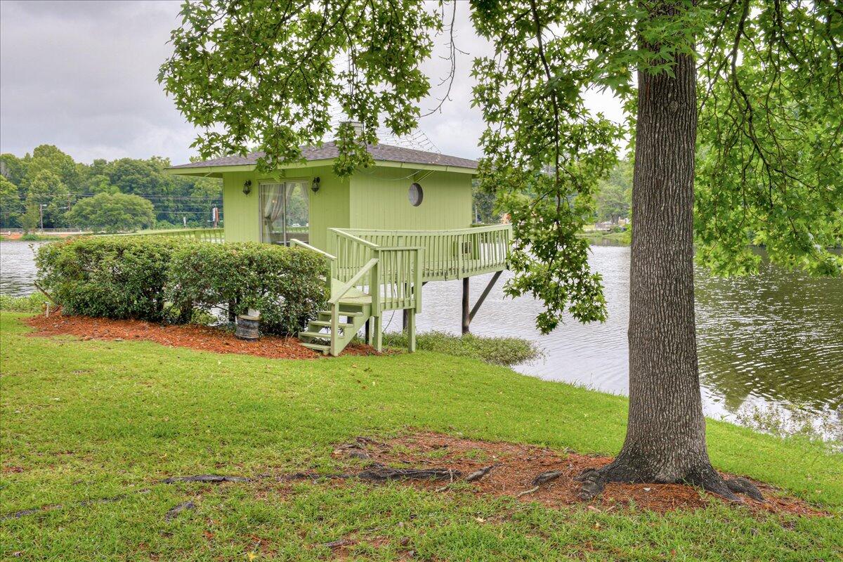 114 LAKE BLUFF Drive