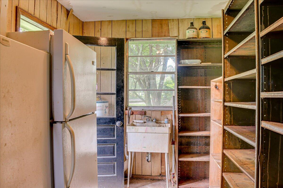 114 LAKE BLUFF Drive