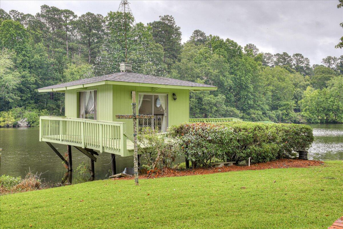 114 LAKE BLUFF Drive