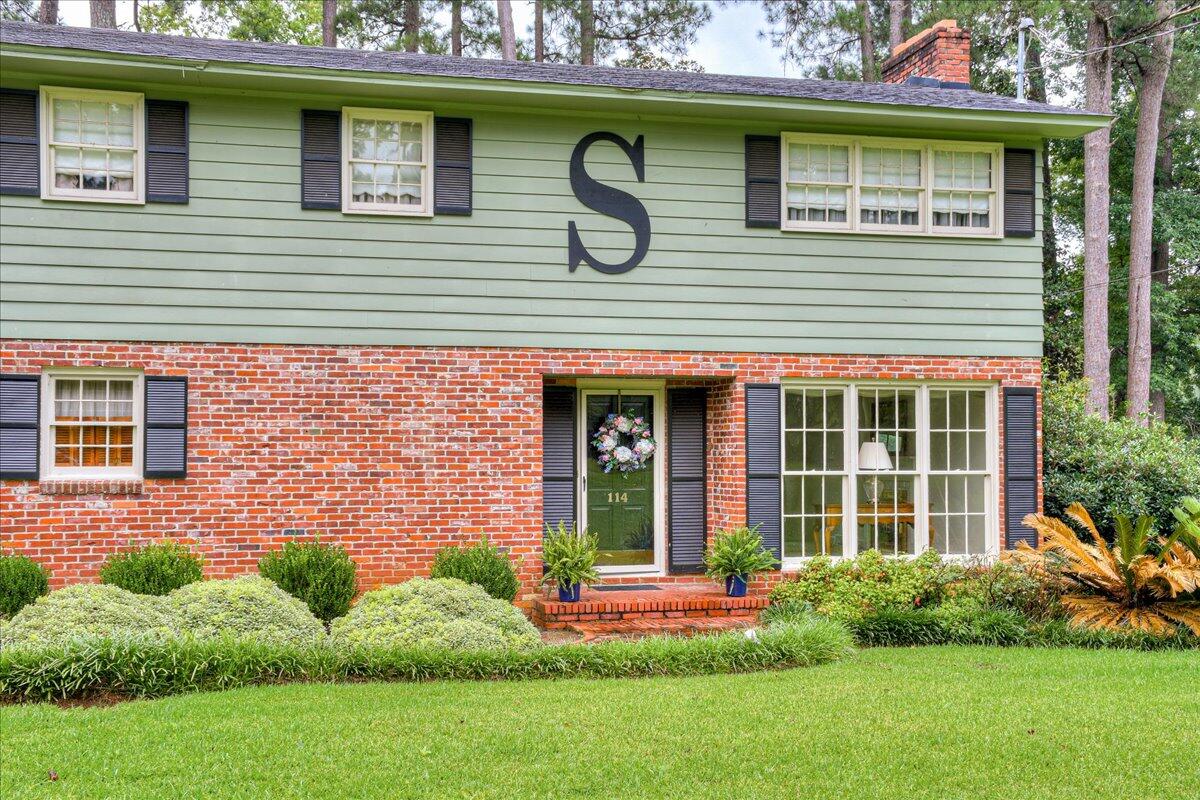 114 LAKE BLUFF Drive