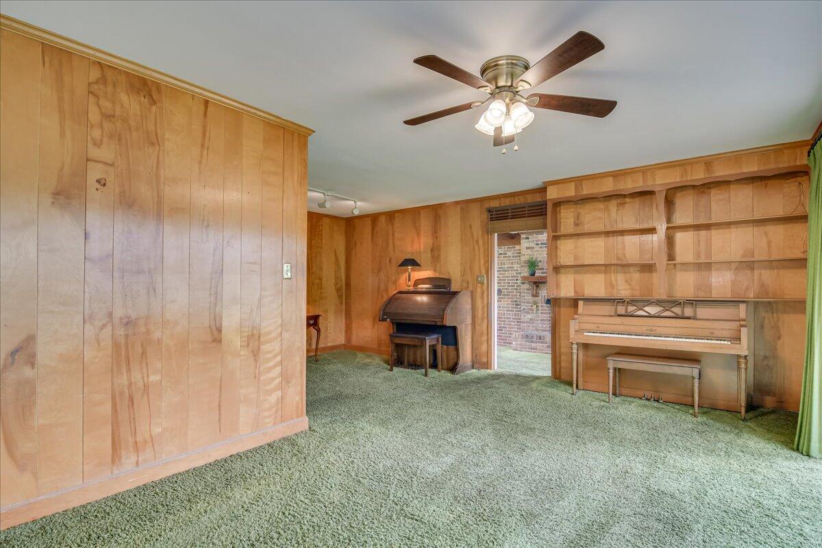 114 LAKE BLUFF Drive