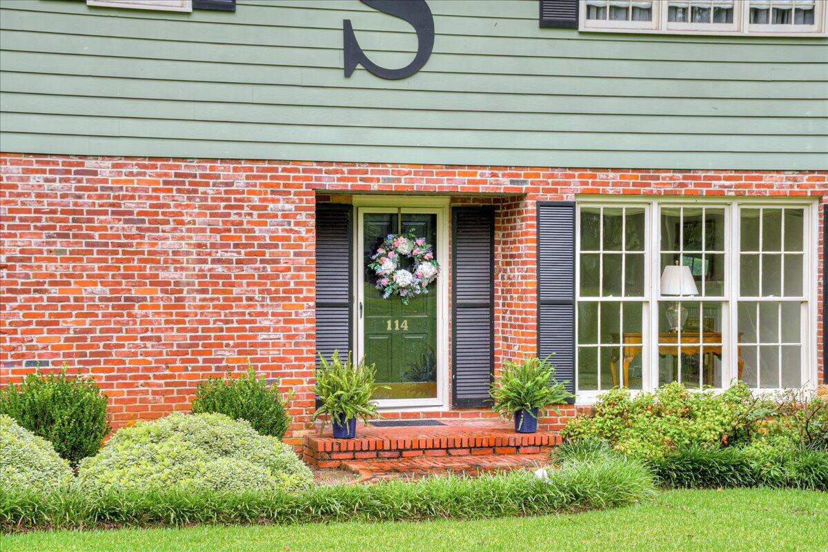 114 LAKE BLUFF Drive