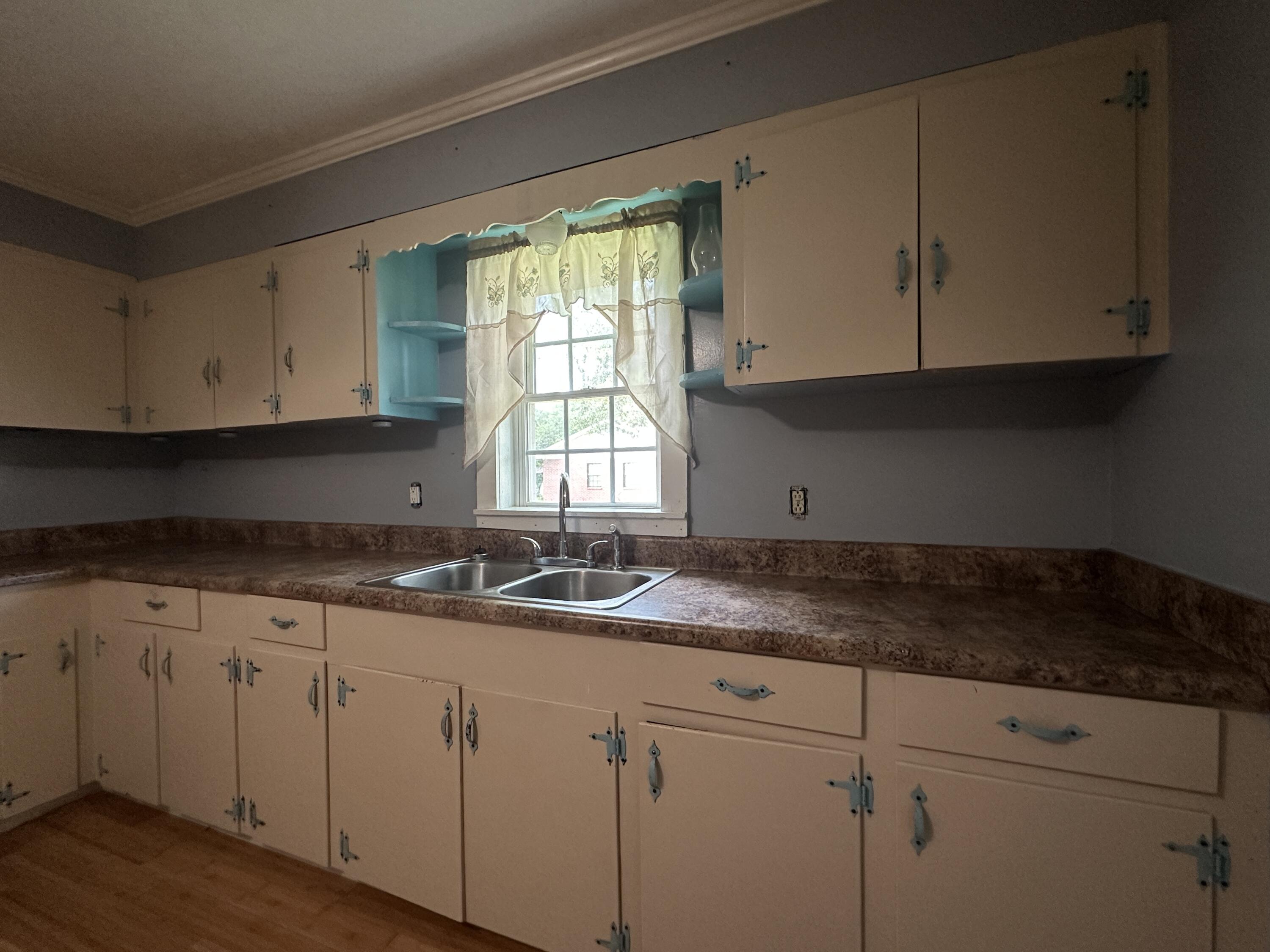 1337 ELLISON BRIDGE Road