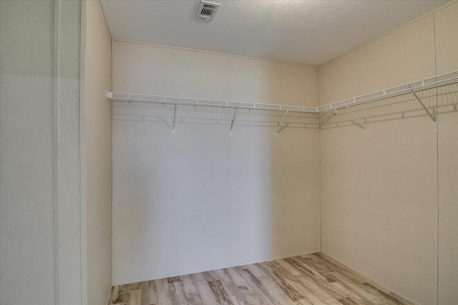 1084 W FOUR POINTS Road