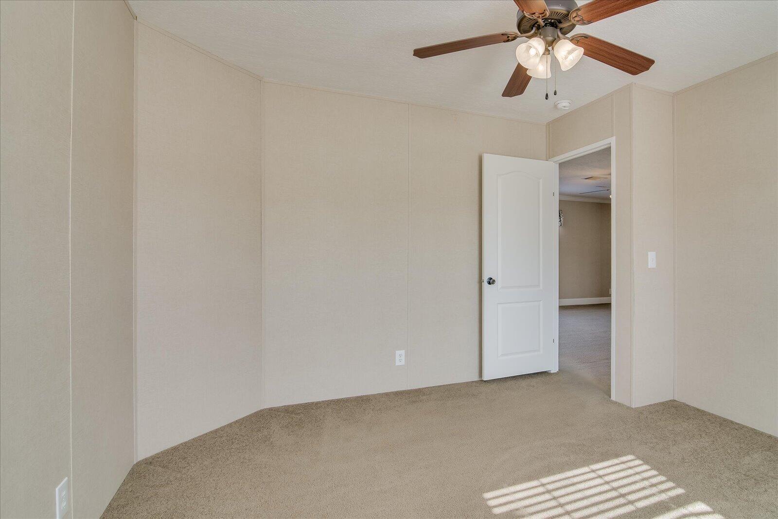 1084 W FOUR POINTS Road