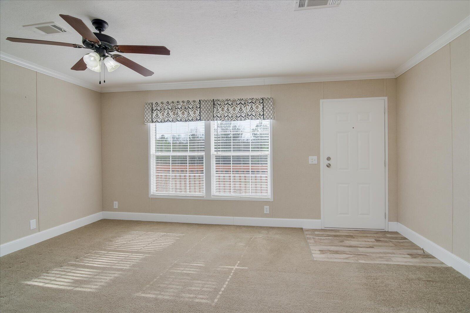 1084 W FOUR POINTS Road