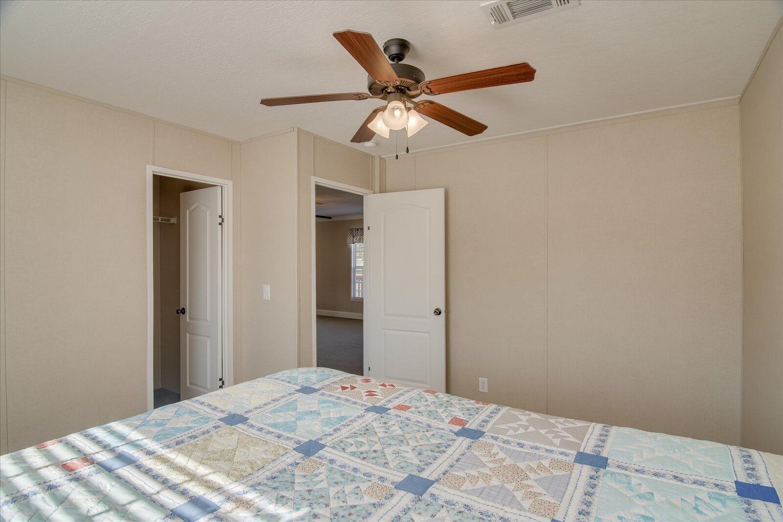 1084 W FOUR POINTS Road