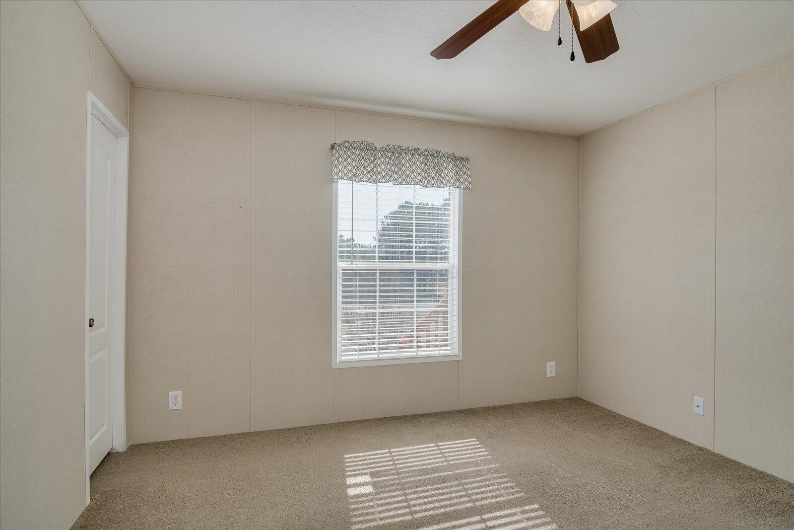 1084 W FOUR POINTS Road