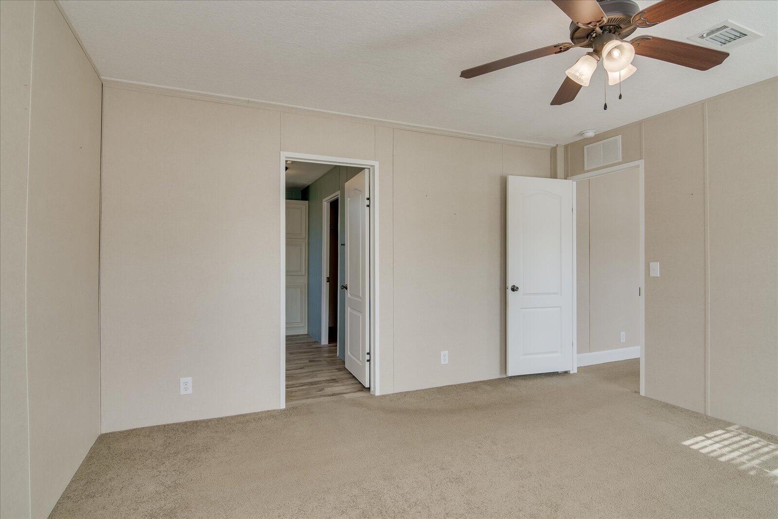 1084 W FOUR POINTS Road