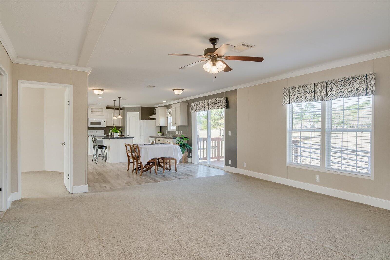 1084 W FOUR POINTS Road