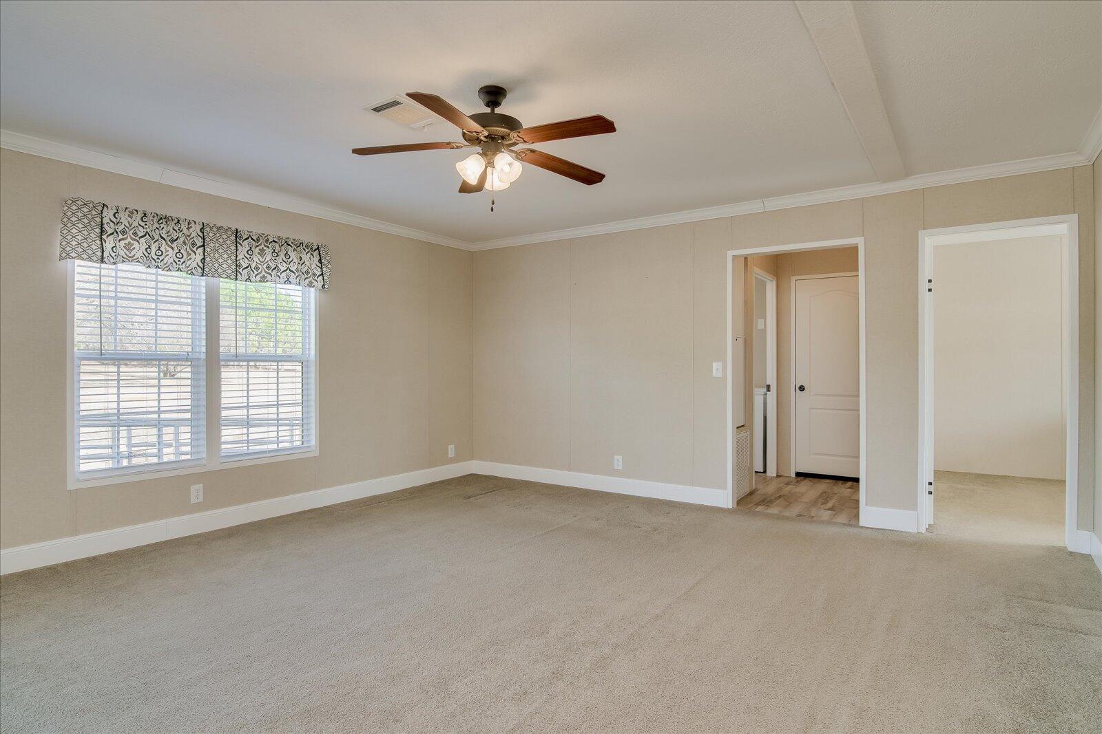 1084 W FOUR POINTS Road