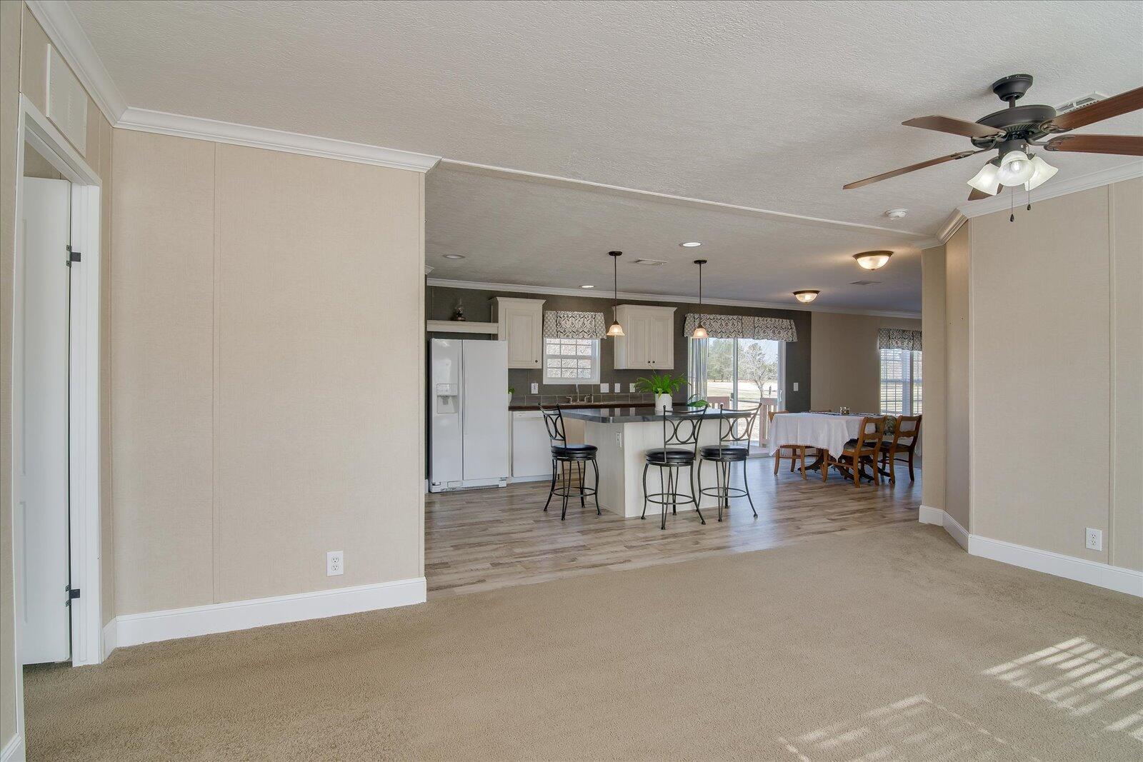 1084 W FOUR POINTS Road