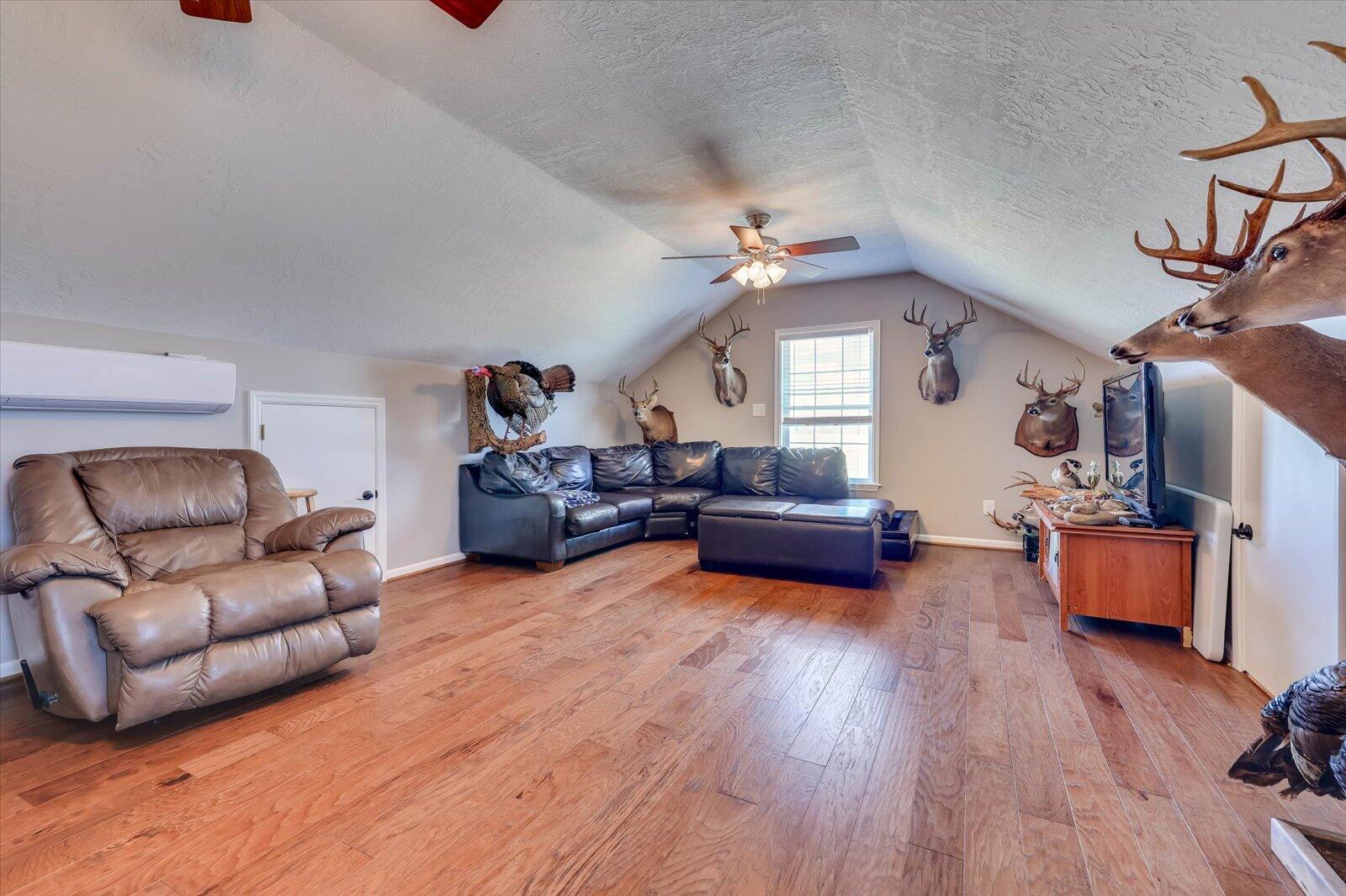 445 GRIFFIN LANDING Road