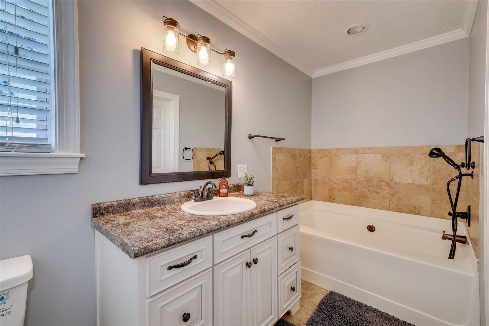 445 GRIFFIN LANDING Road