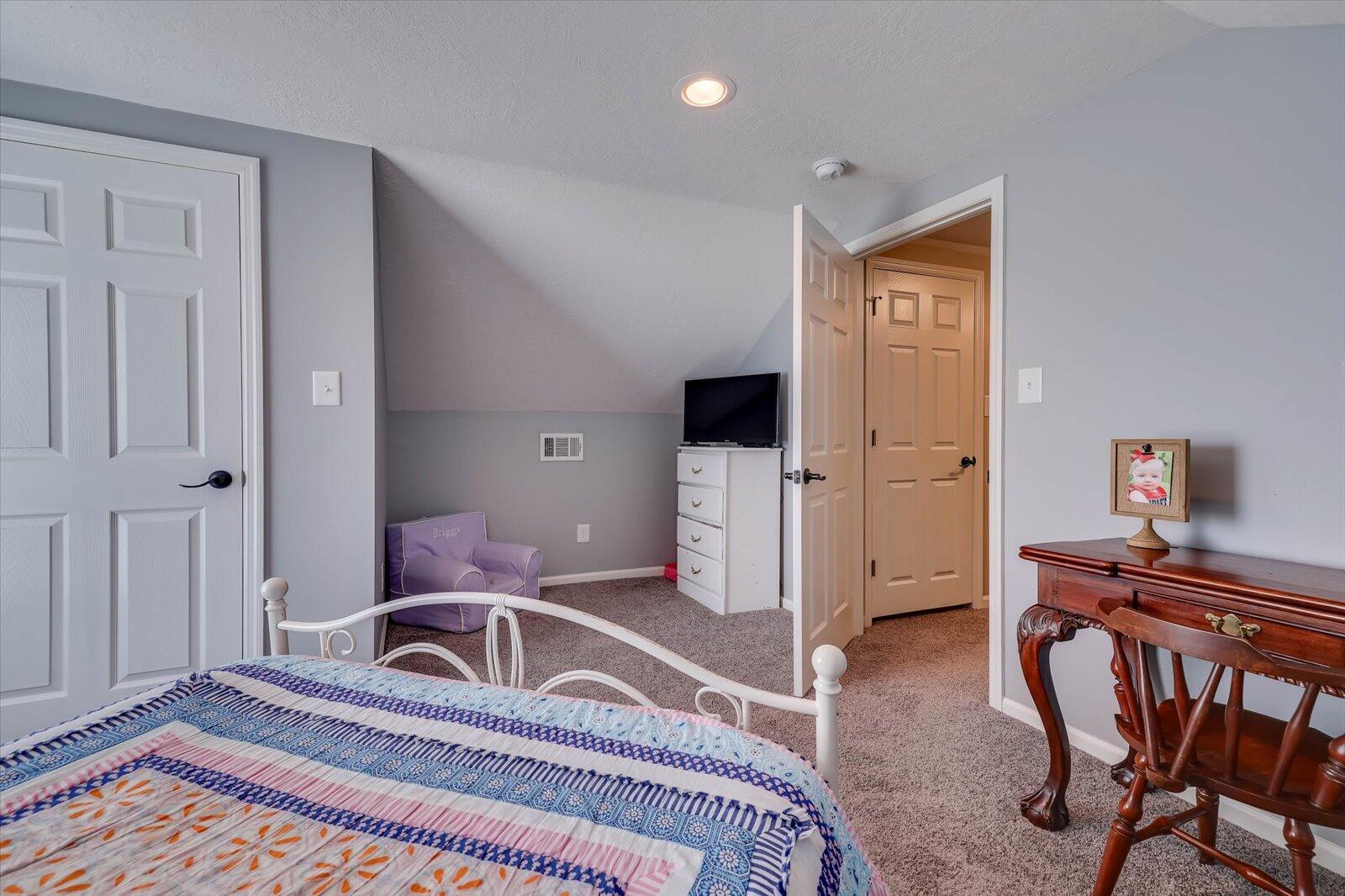 445 GRIFFIN LANDING Road