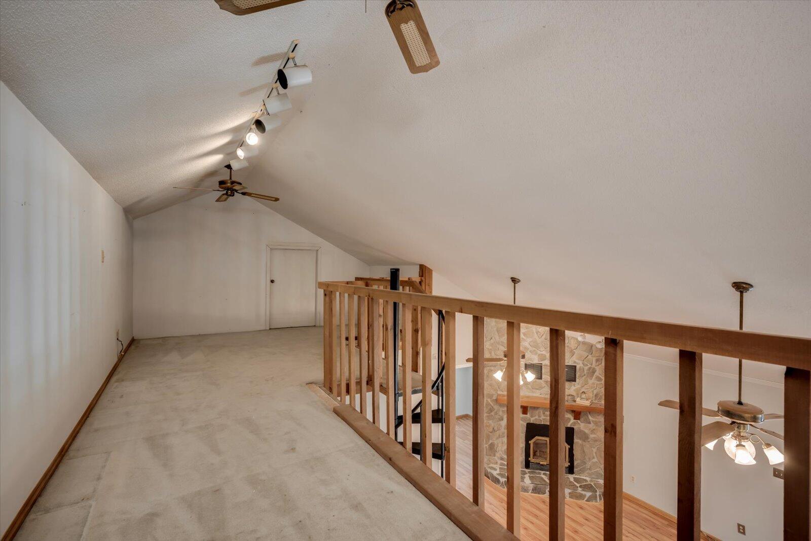 100 TENNIS COURT Circle