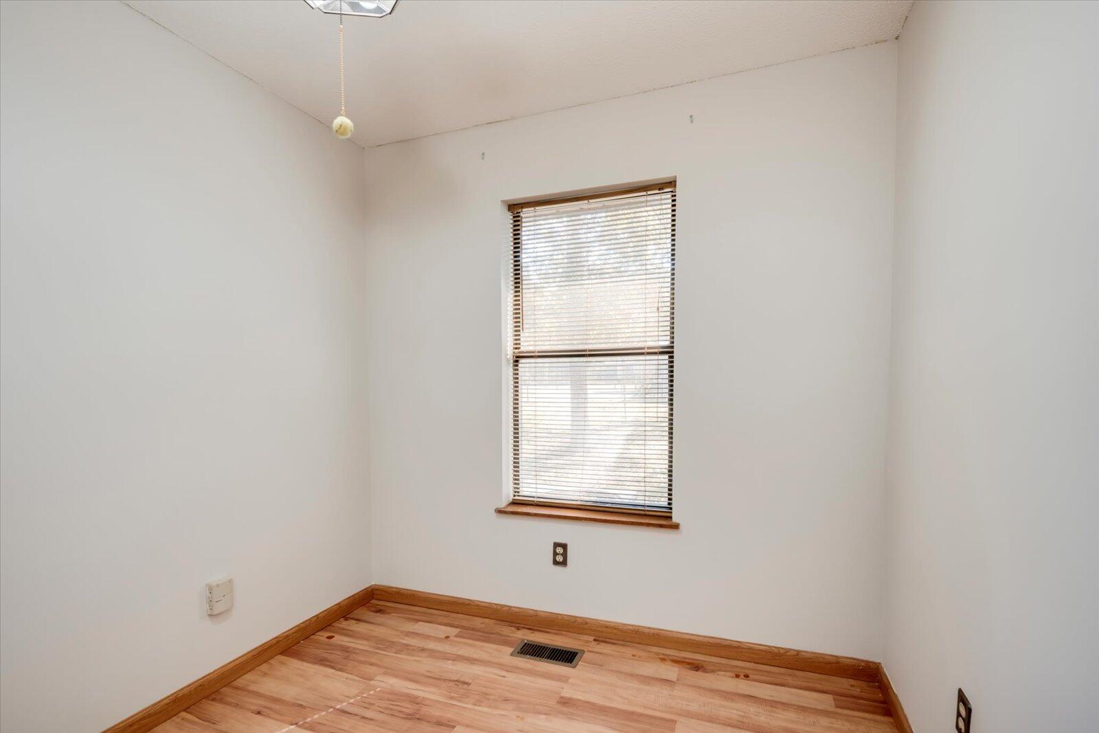 100 TENNIS COURT Circle