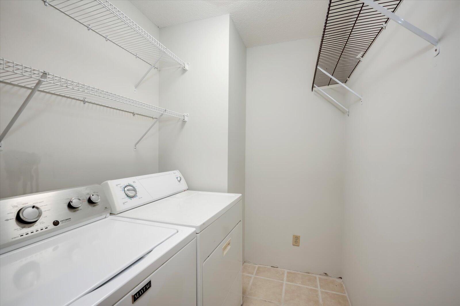 100 TENNIS COURT Circle