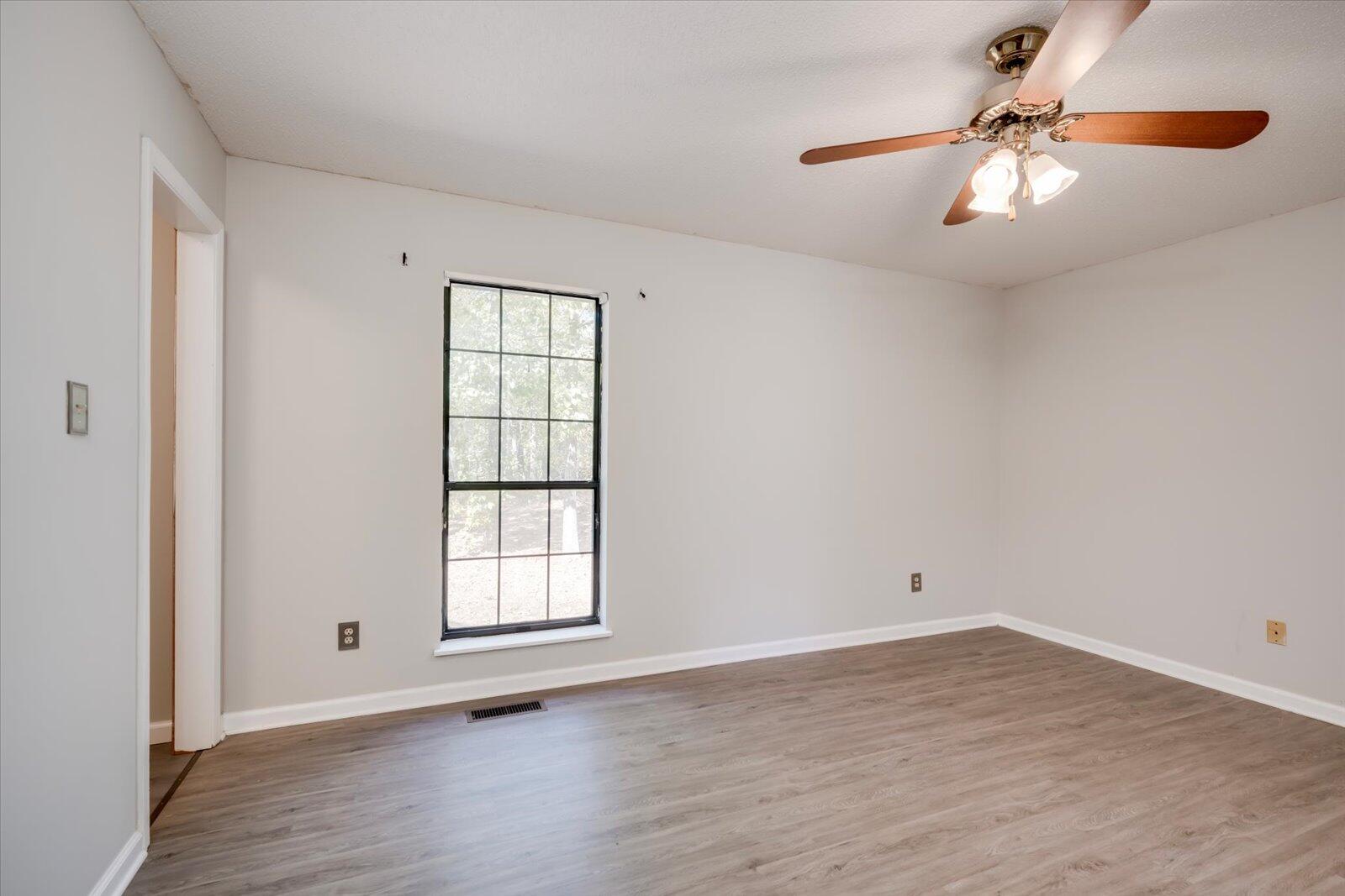 100 TENNIS COURT Circle