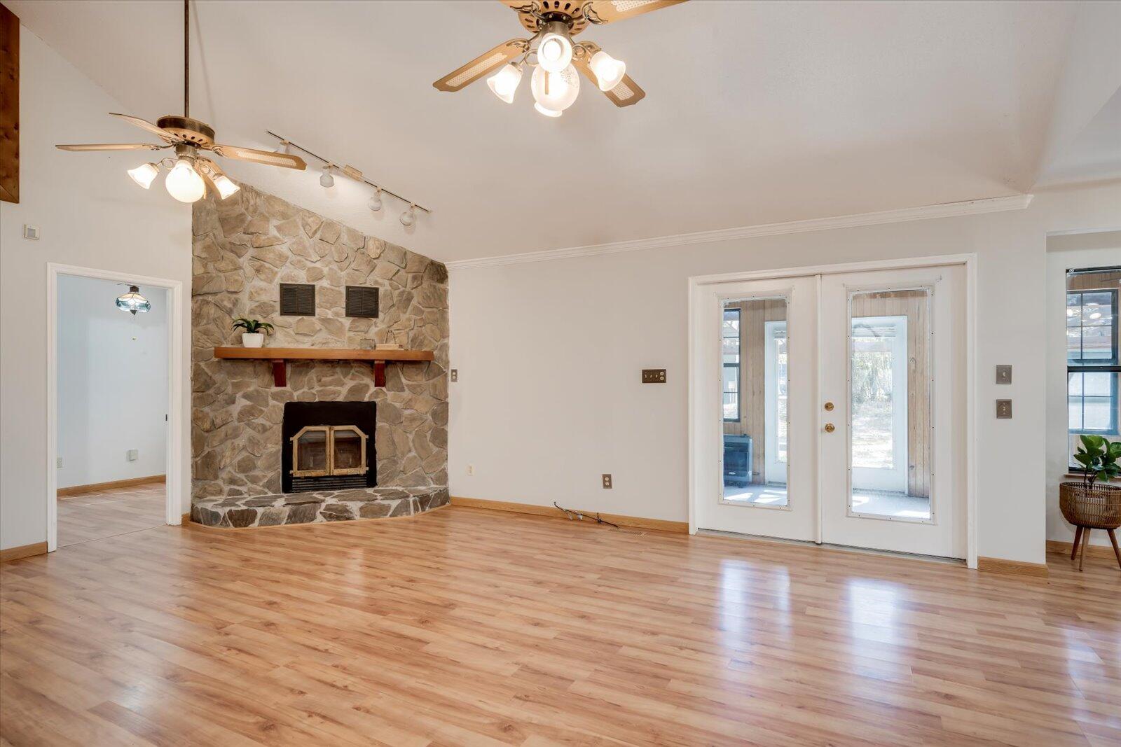 100 TENNIS COURT Circle