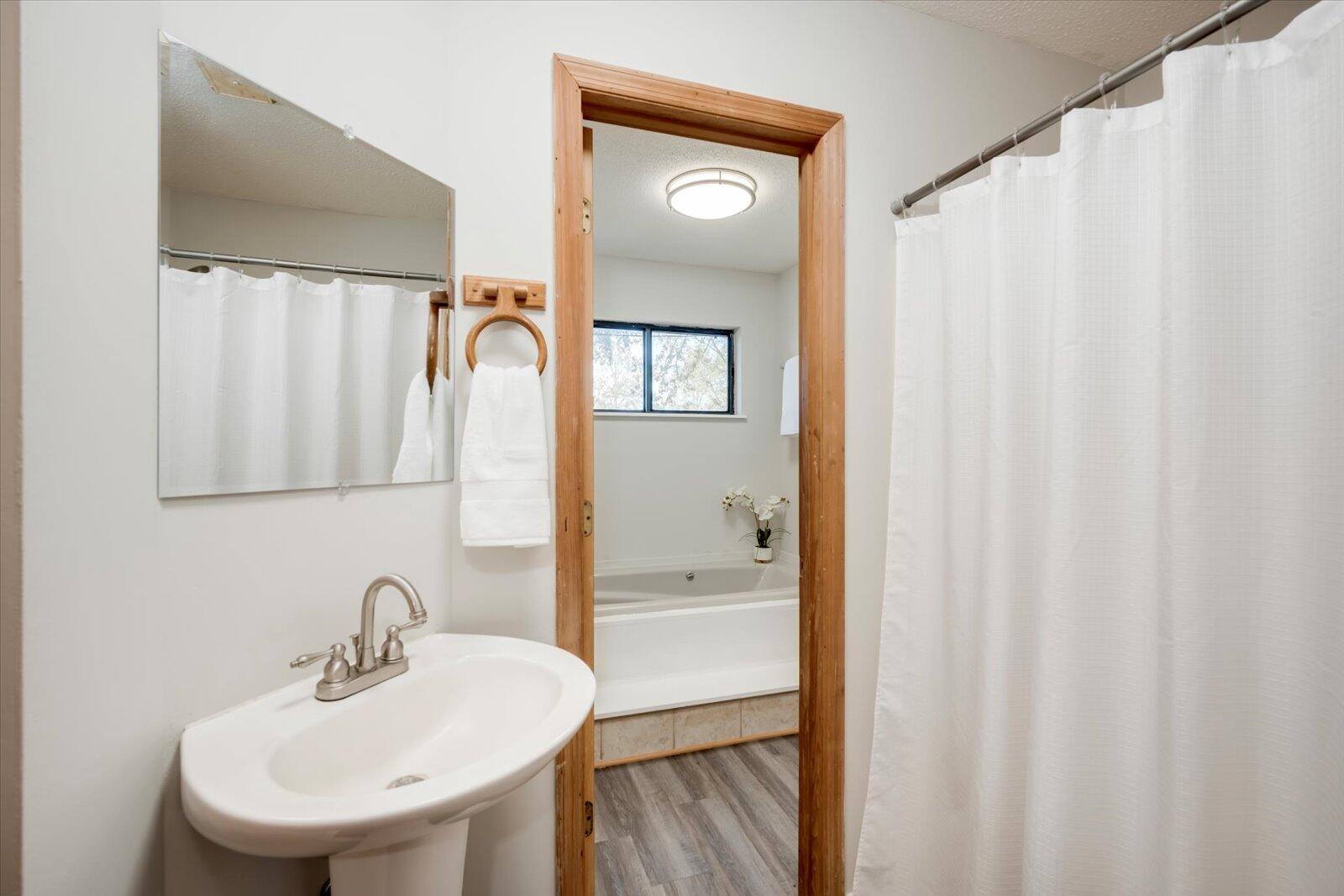 100 TENNIS COURT Circle