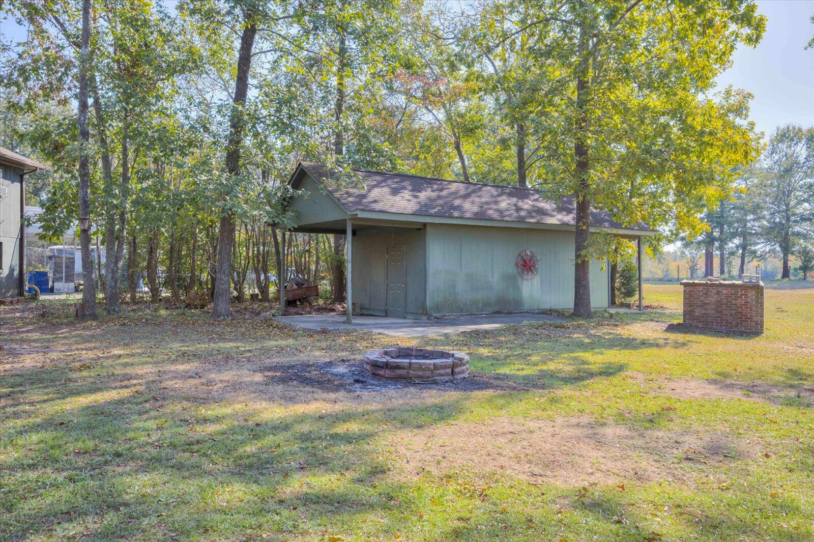 100 TENNIS COURT Circle