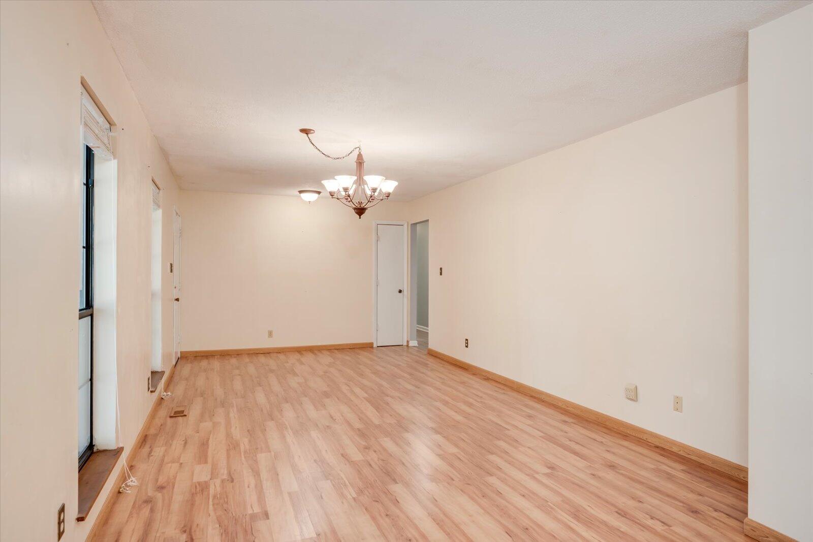 100 TENNIS COURT Circle