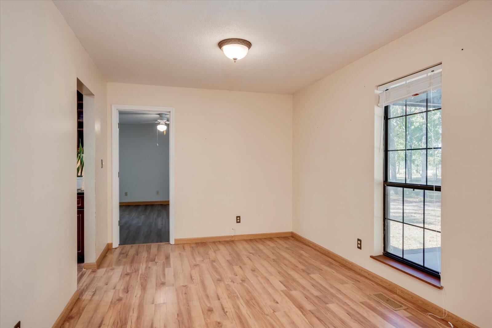 100 TENNIS COURT Circle