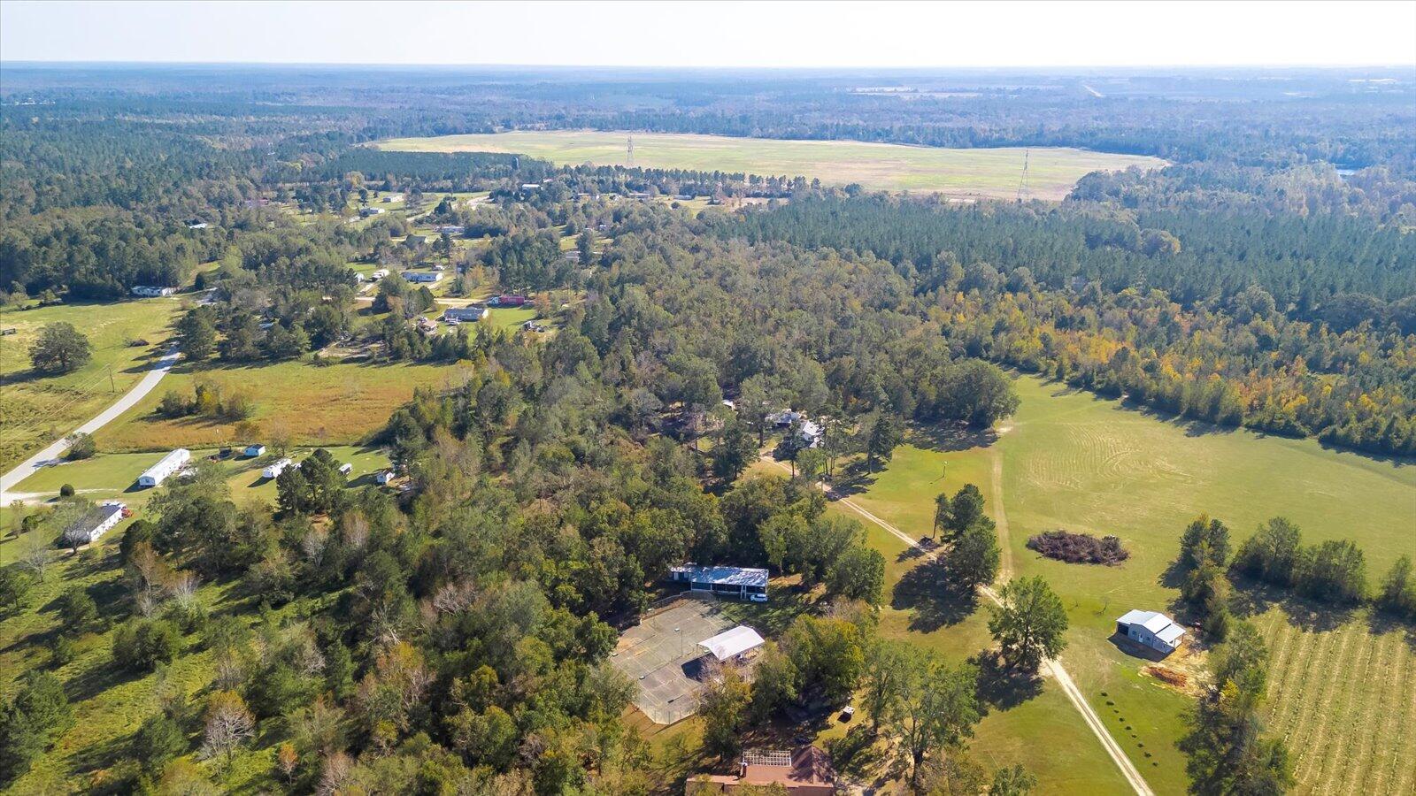 100 TENNIS COURT Circle