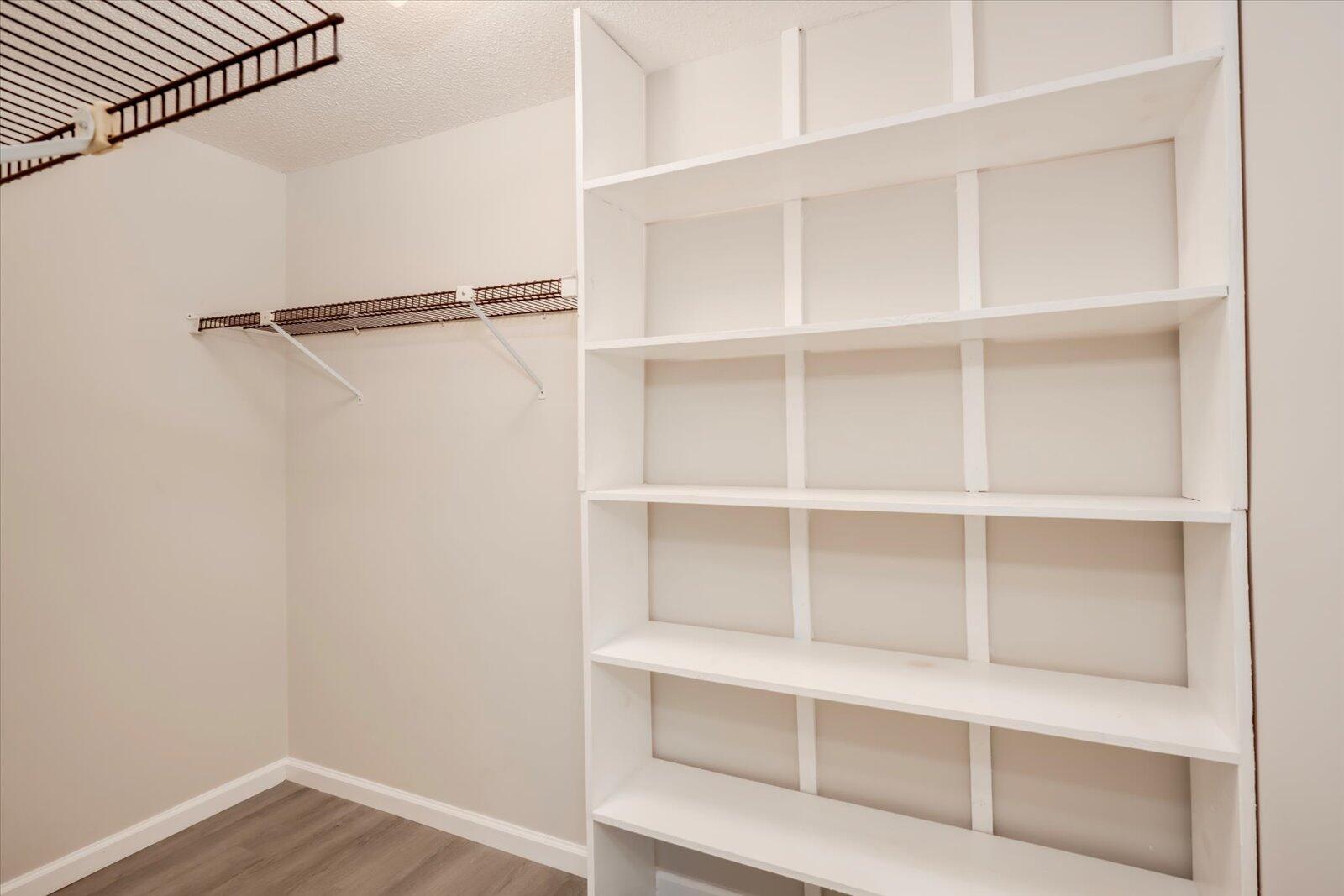 100 TENNIS COURT Circle