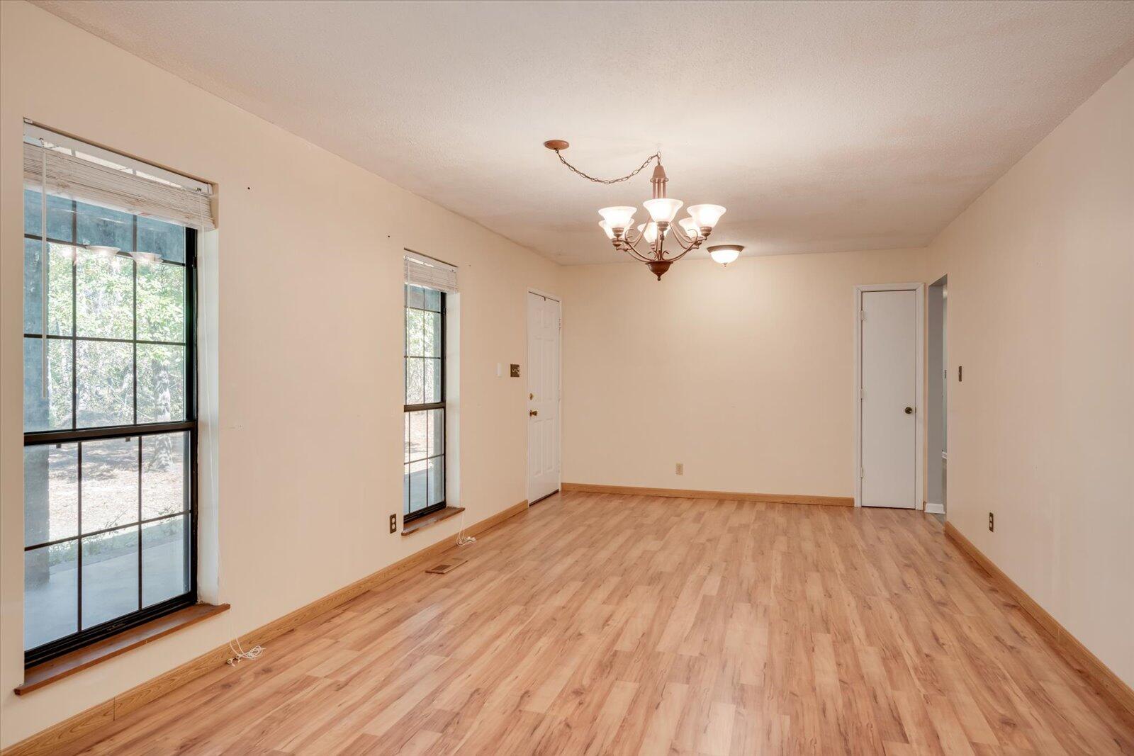 100 TENNIS COURT Circle