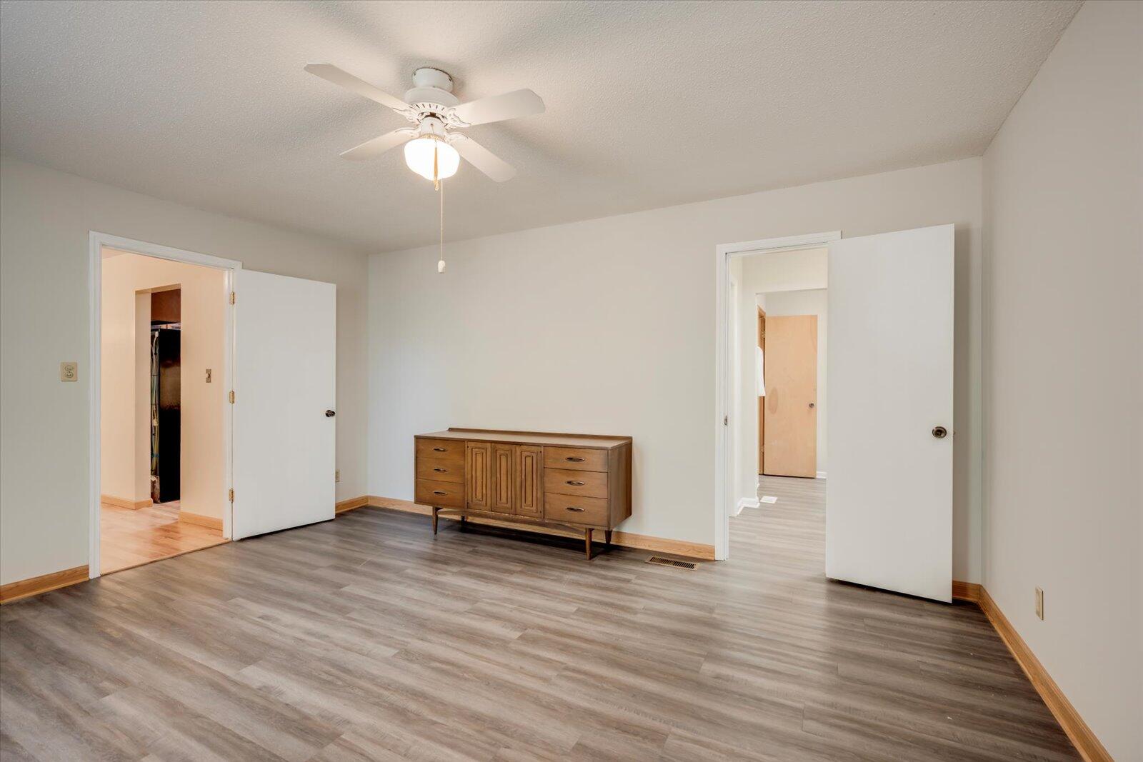 100 TENNIS COURT Circle